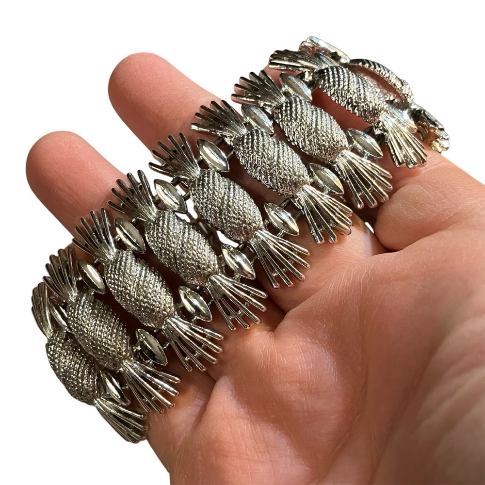 Vintage 1962 Sarah Coventry Simply Elegant Pineapple Link Bracelet Silver Tone